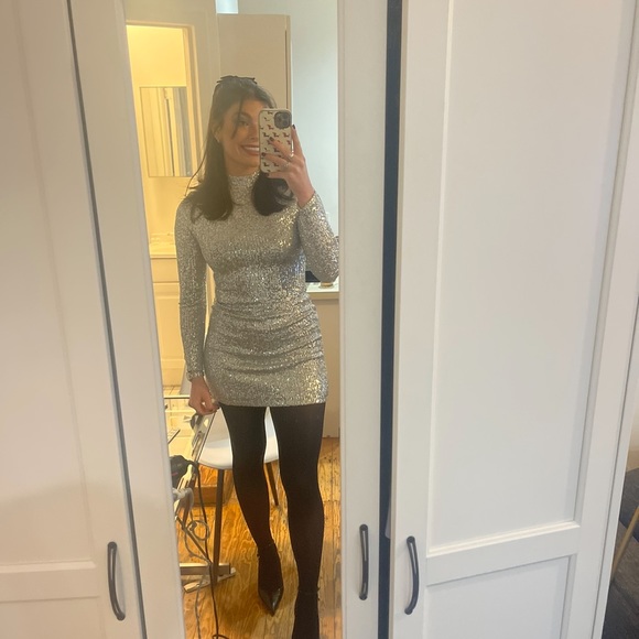 Abercrombie Long Sleeve sequin Mockneck mini dress - Picture 4 of 4